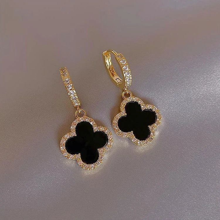 Clara Collection | Gold Clover Earrings with Symbolic Design | Stylish Accessory for Women