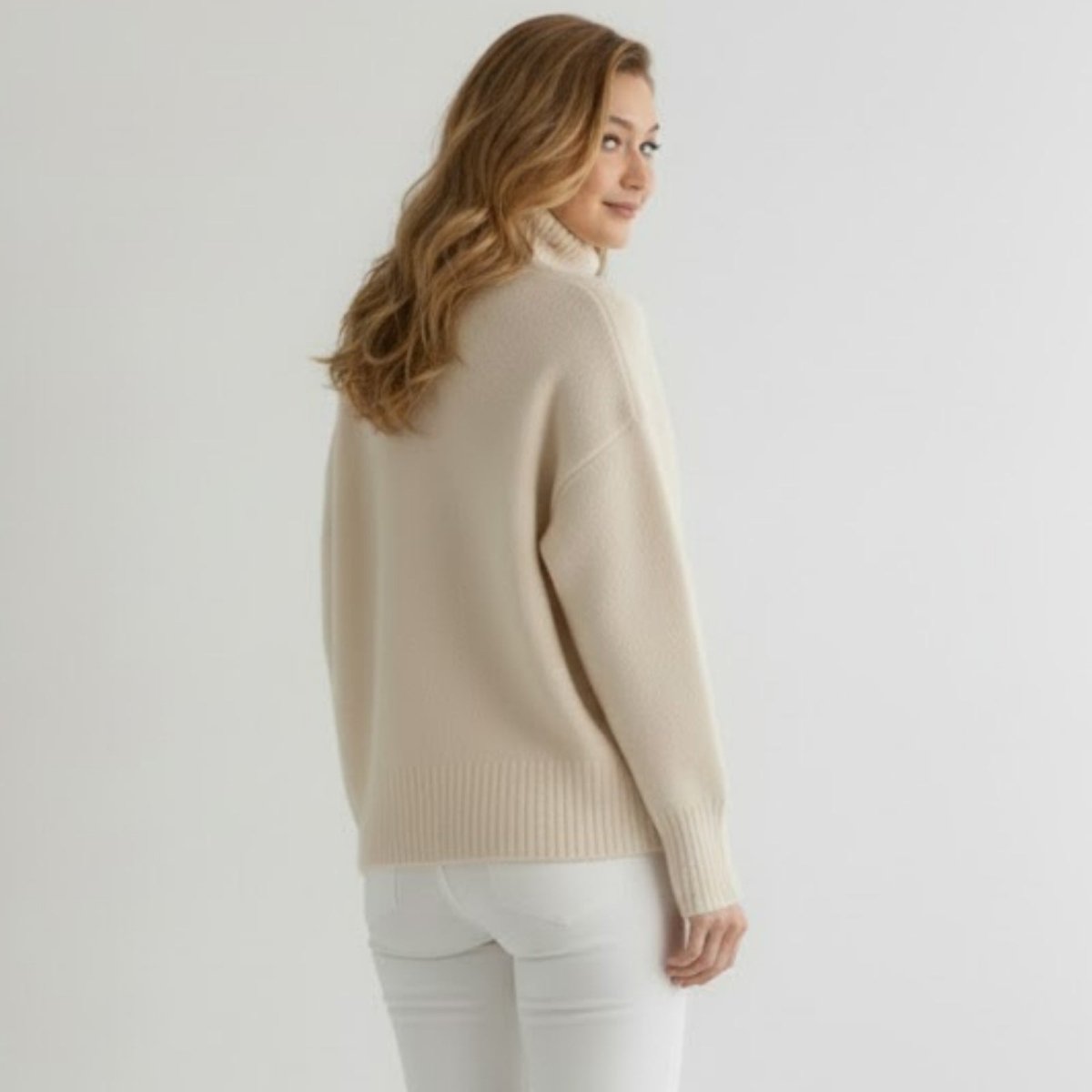 Women’s Gloria Cashmere Turtleneck Sweater – Oversized Luxury Knit Pullover Top in Inner Mongolian Cashmere for Elegant Winter & Everyday Wear