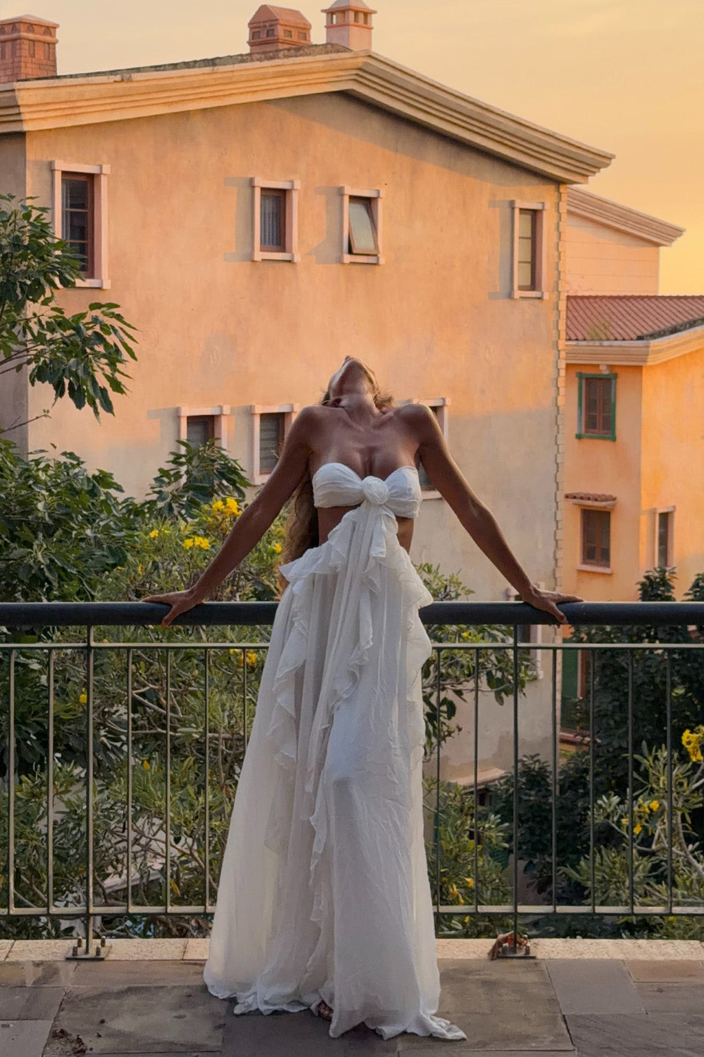 Santiago | White Maxi Dress with Halterneck & Cut-Out Design | Elegant Long Dress for Special Occasions