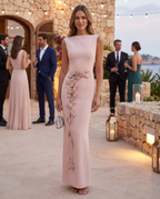 Meerjungfrau-Abendkleid – U-Boot-Ausschnitt, florale Details